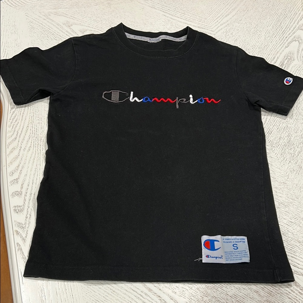 3/$10🛍️Champion Black Tee with Logo Patch